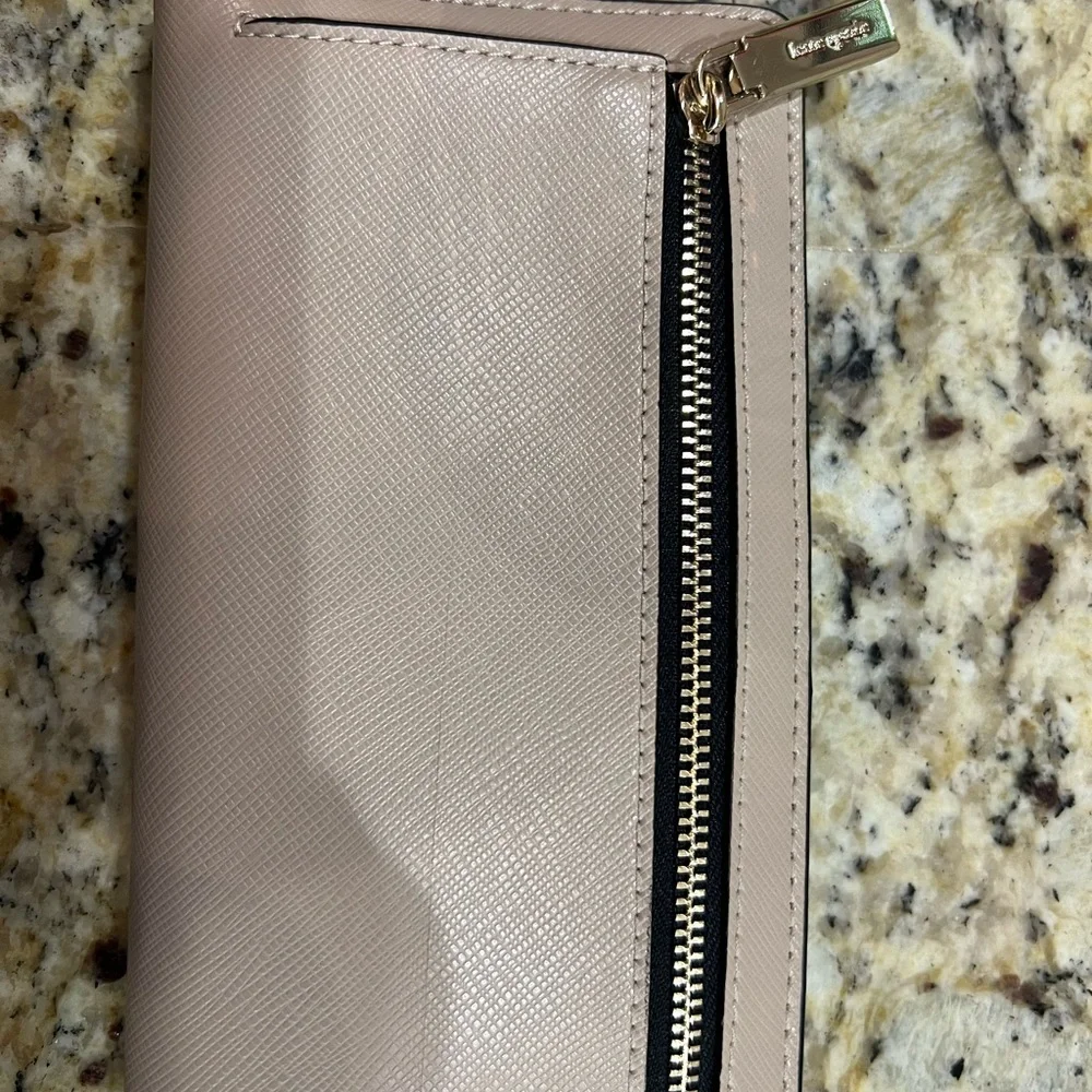 NWOT Kate Spade Madison large slim Black and Cream Wallet